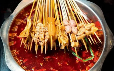 重慶串串香美味秘訣何在？批發(fā)為何重要？