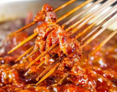 揭秘串串香店：專(zhuān)用底料工藝究竟有多復(fù)雜？