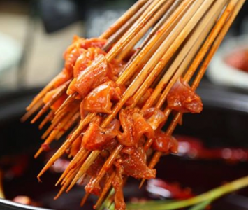 串串香美味背后：專(zhuān)用底料制作工藝復(fù)雜程度探秘？