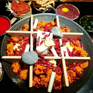 揭秘重慶火鍋底料靈魂之味，獨(dú)特秘訣何在？廠家深度解析！